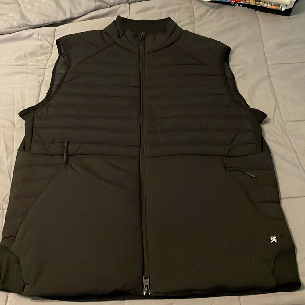 Keneth Cole men’s vest
